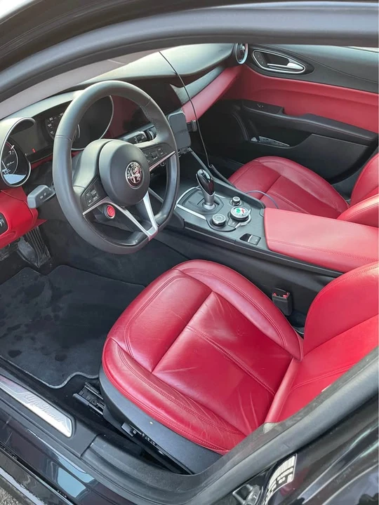 2017 Alfa Romeo Giulia - Image 7 of 11