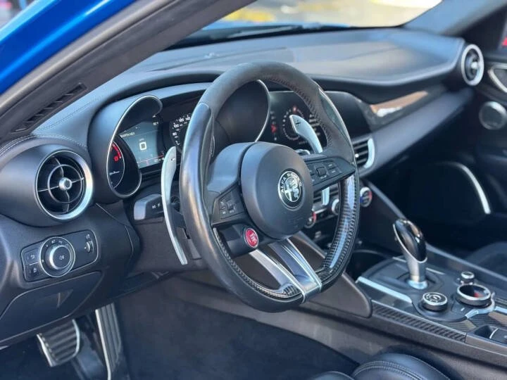 2017 Alfa Romeo Giulia - Image 13 of 19