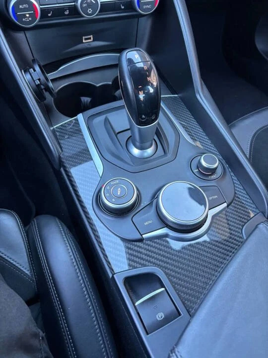 2017 Alfa Romeo Giulia - Image 12 of 19