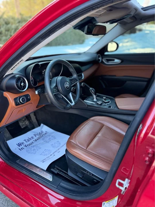 2017 Alfa Romeo Giulia - Image 10 of 20