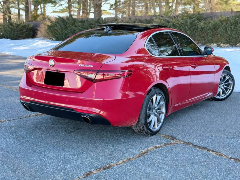 2017 Alfa Romeo Giulia - Image 5 of 20