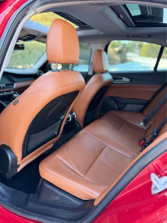 2017 Alfa Romeo Giulia - Image 11 of 20