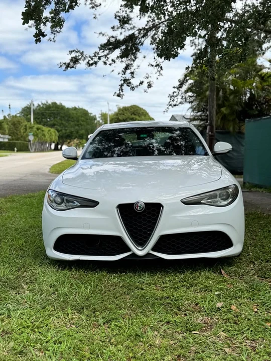 2017 Alfa Romeo Giulia - Image 8 of 13