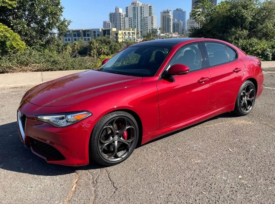 2017 Alfa Romeo Giulia - Image 10 of 11