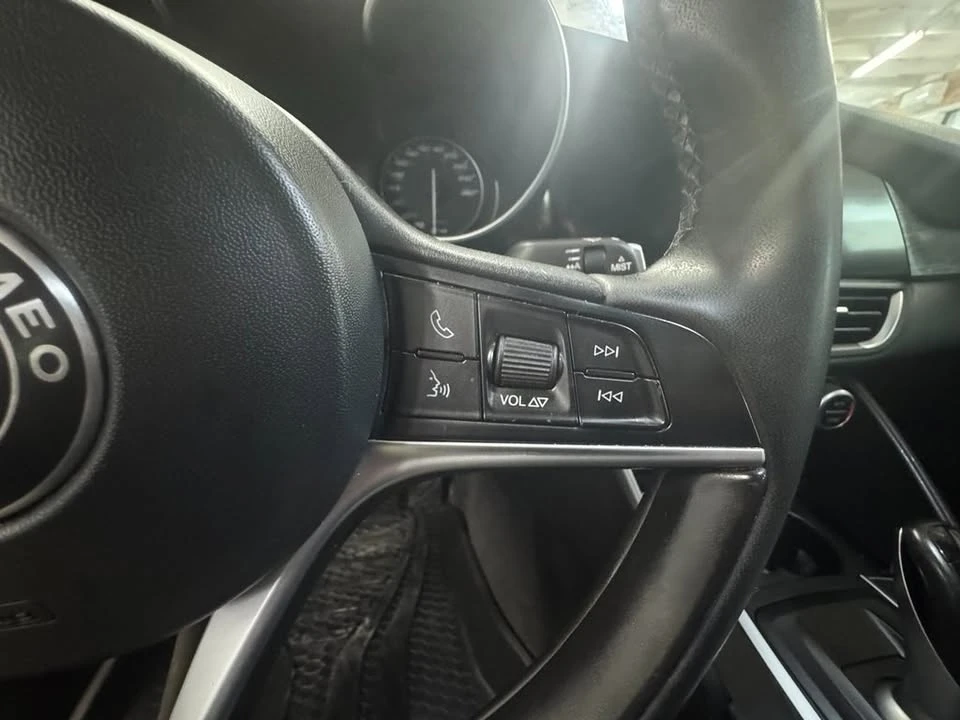 2017 Alfa Romeo Giulia - Image 20 of 20