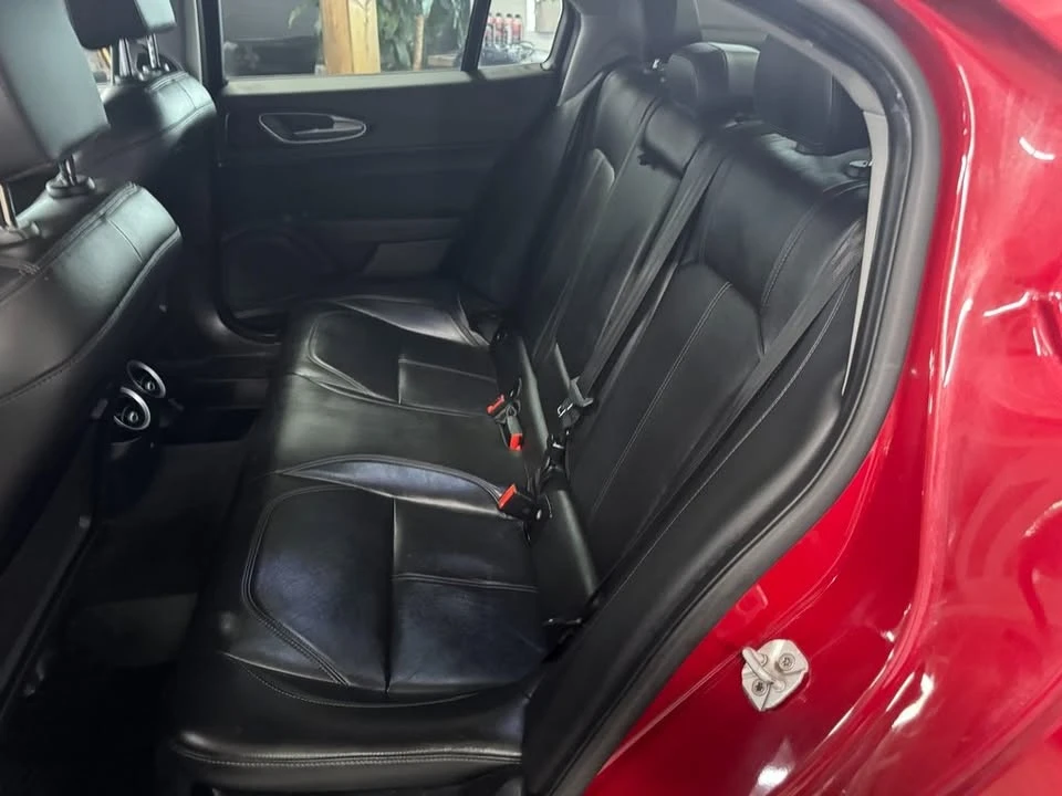 2017 Alfa Romeo Giulia - Image 14 of 20