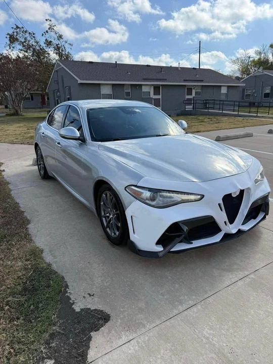 2017 Alfa Romeo Giulia - Image 2 of 5