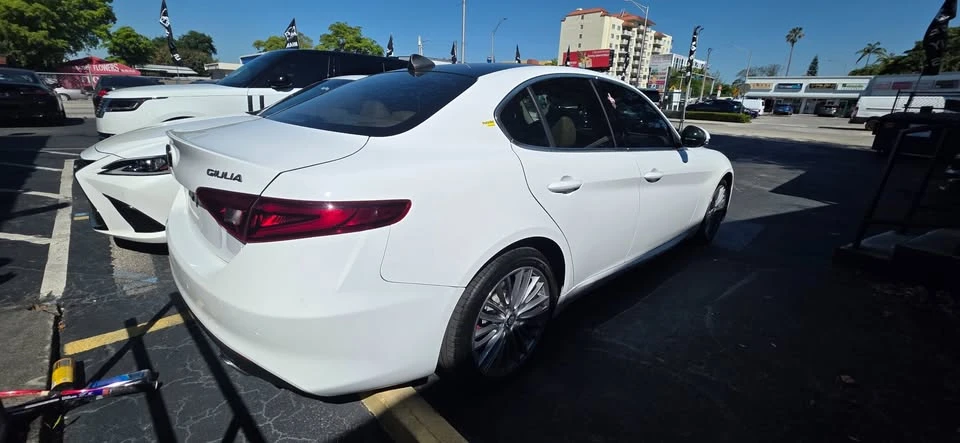2017 Alfa Romeo Giulia - Image 6 of 9