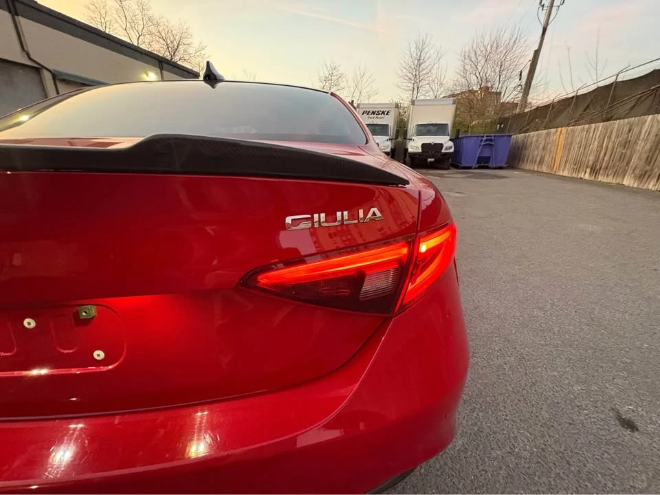 2017 Alfa Romeo Giulia - Image 5 of 15
