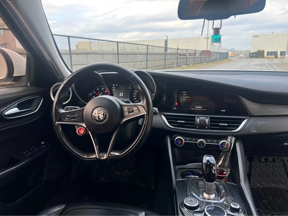 2017 Alfa Romeo Giulia - Image 8 of 9
