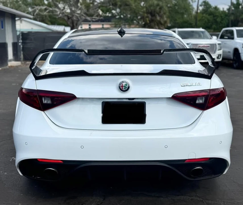 2017 Alfa Romeo Giulia - Image 4 of 12