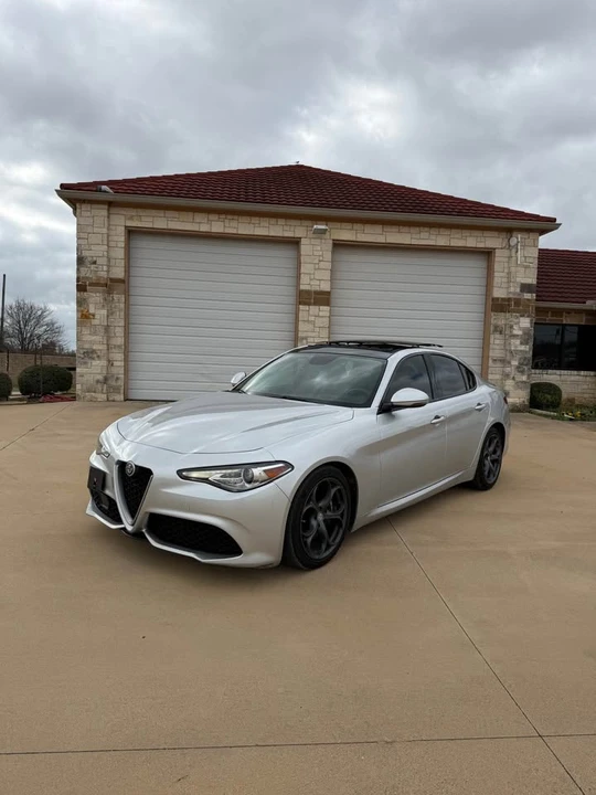 2017 Alfa Romeo Giulia - Image 4 of 14