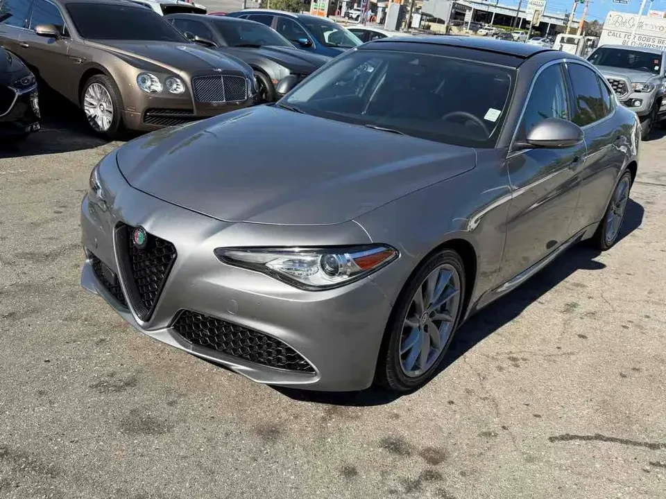 2017 Alfa Romeo Giulia - Image 3 of 12