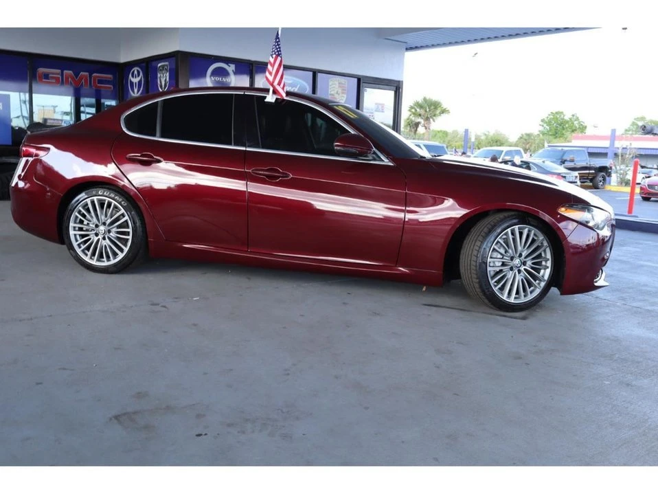 2017 Alfa Romeo Giulia - Image 6 of 20