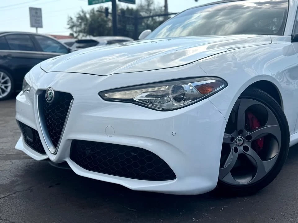 2017 Alfa Romeo Giulia - Image 6 of 12