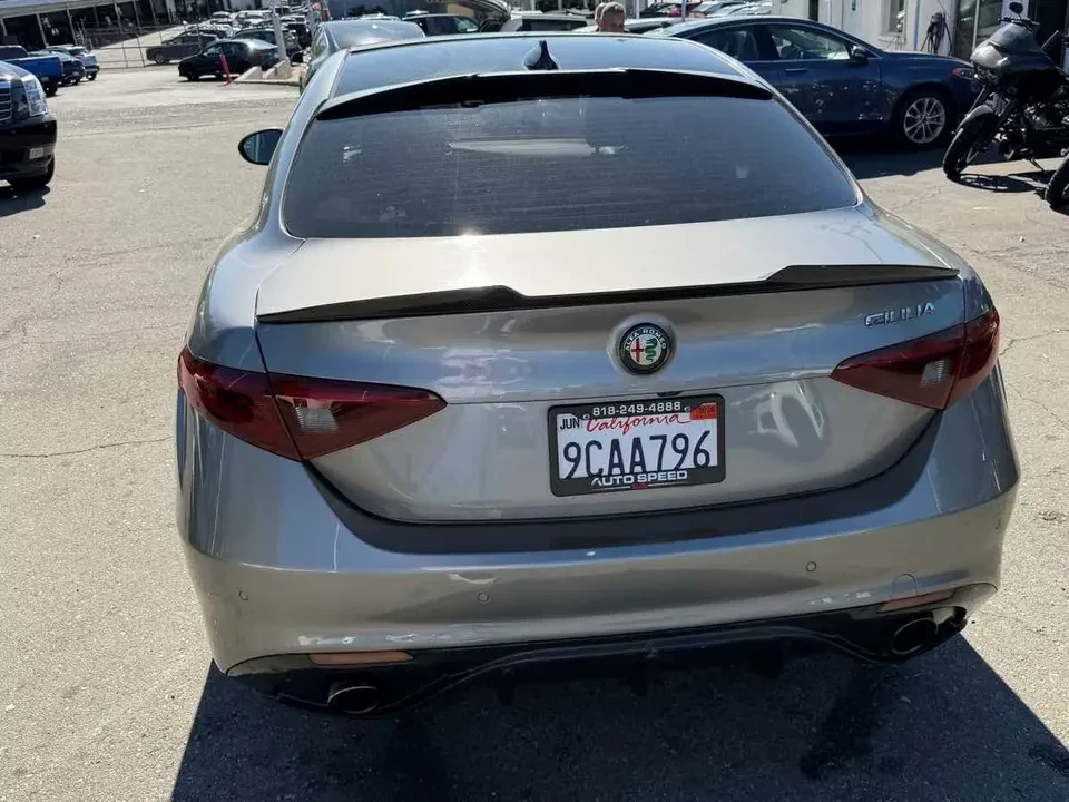2017 Alfa Romeo Giulia - Image 5 of 12