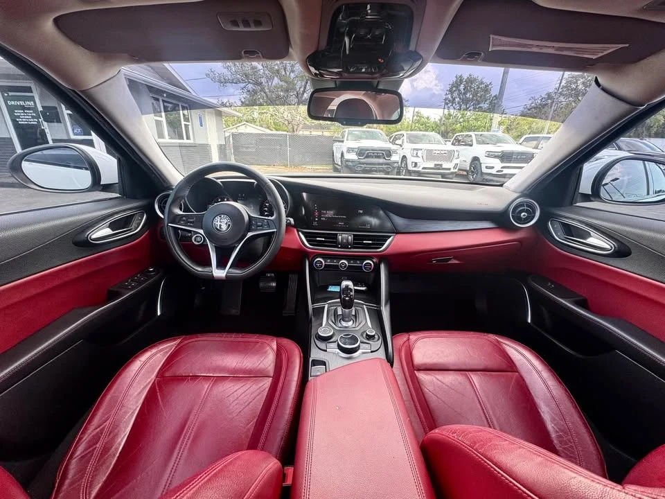 2017 Alfa Romeo Giulia - Image 9 of 12