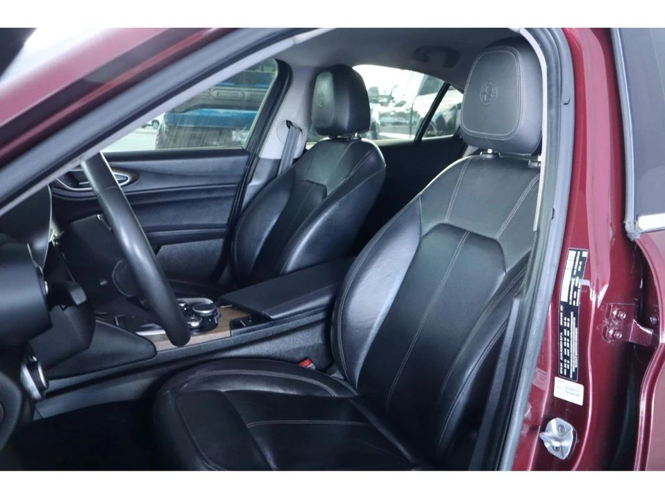 2017 Alfa Romeo Giulia - Image 16 of 20