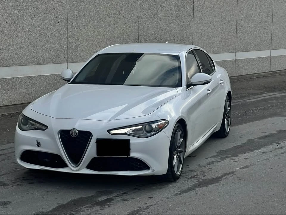 2017 Alfa Romeo Giulia - Image 2 of 8