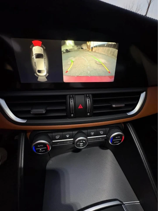 2017 Alfa Romeo Giulia - Image 13 of 16