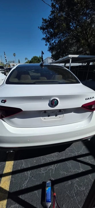 2017 Alfa Romeo Giulia - Image 4 of 9
