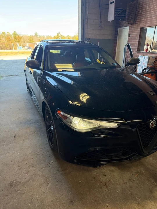 2017 Alfa Romeo Giulia - Image 6 of 18