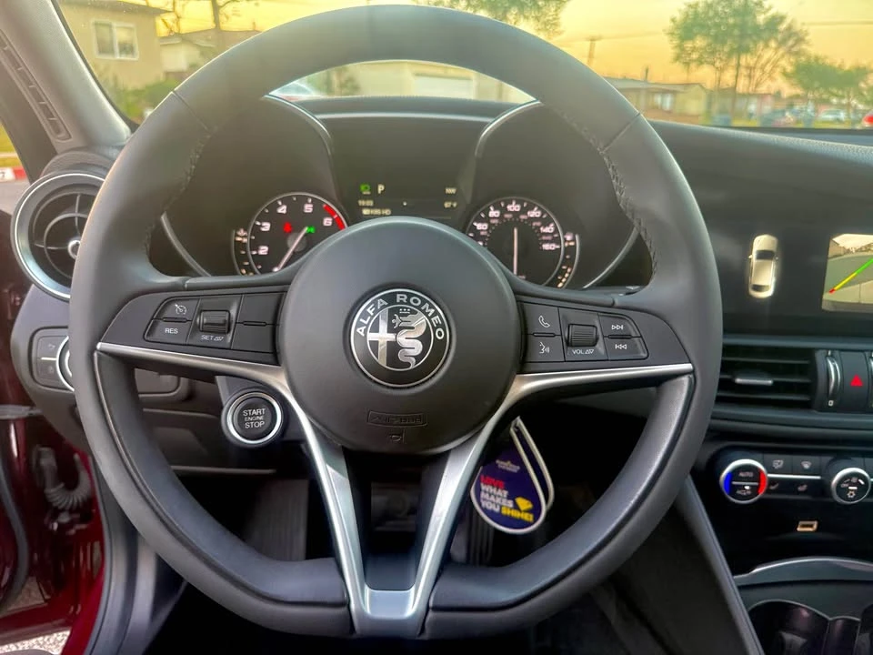2017 Alfa Romeo Giulia - Image 14 of 20