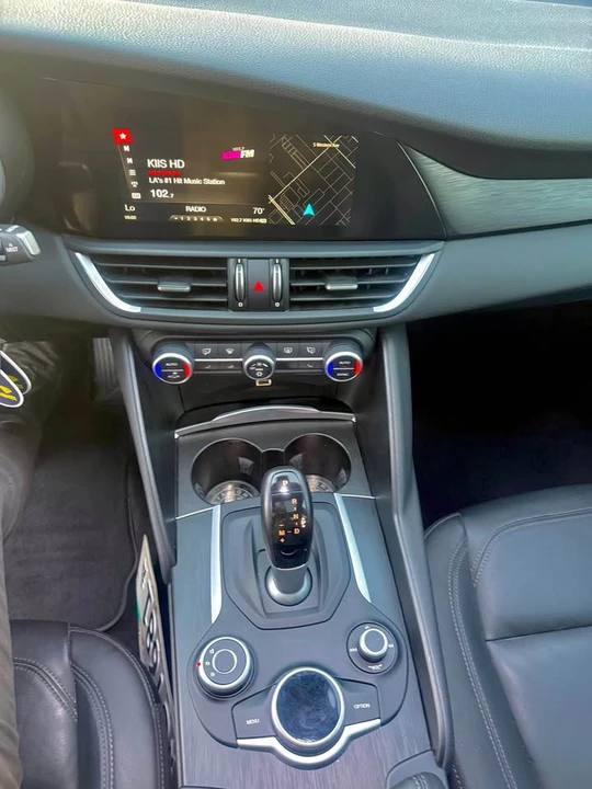 2017 Alfa Romeo Giulia - Image 12 of 20