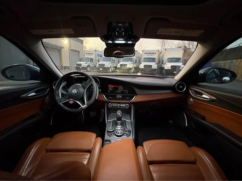 2017 Alfa Romeo Giulia - Image 11 of 15
