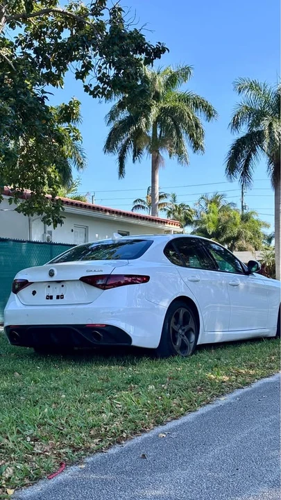 2017 Alfa Romeo Giulia - Image 6 of 15