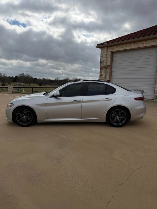 2017 Alfa Romeo Giulia - Image 3 of 14