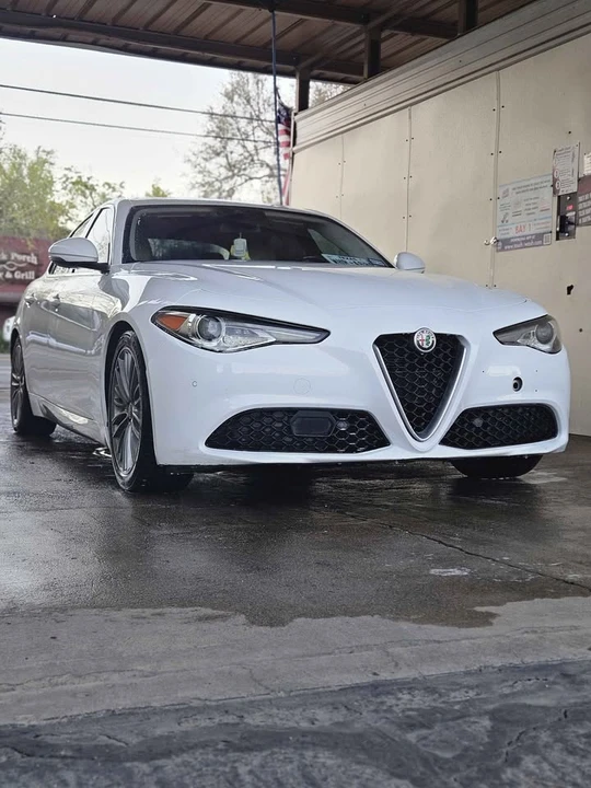 2017 Alfa Romeo Giulia - Image 3 of 13