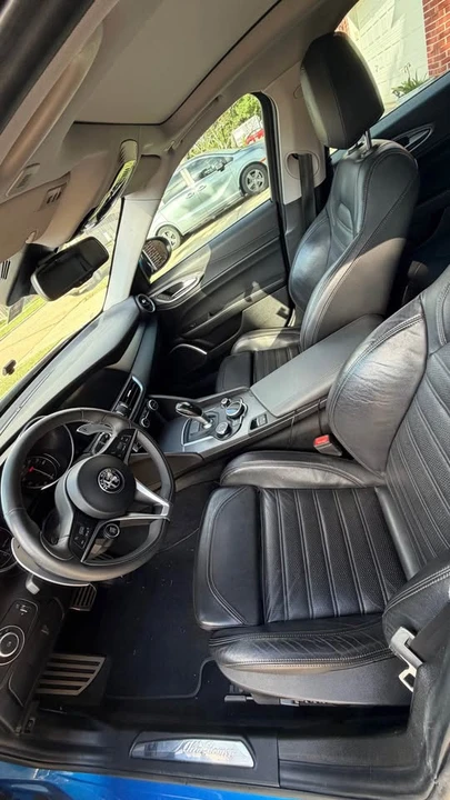 2017 Alfa Romeo Giulia - Image 5 of 7