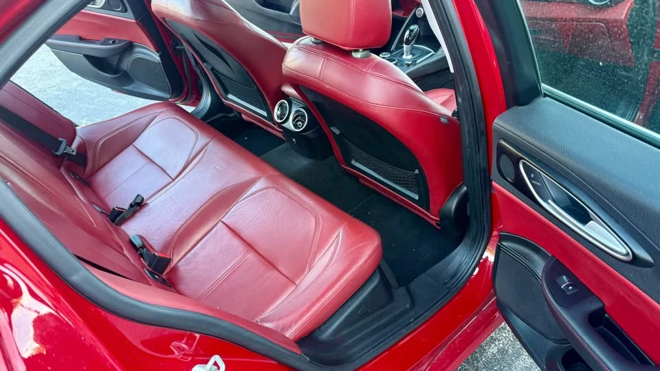 2017 Alfa Romeo Giulia - Image 19 of 20