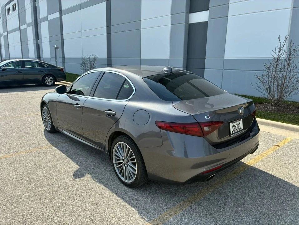 2017 Alfa Romeo Giulia - Image 7 of 20