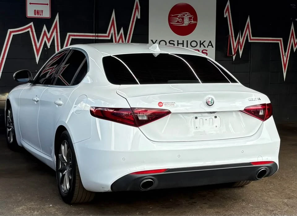 2017 Alfa Romeo Giulia - Image 6 of 16