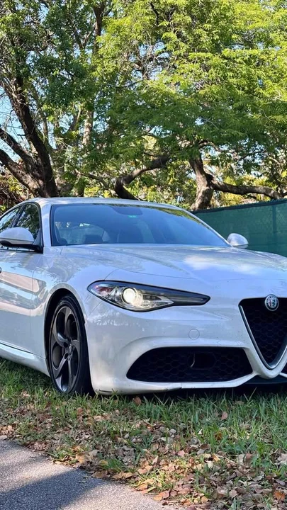 2017 Alfa Romeo Giulia - Image 4 of 16