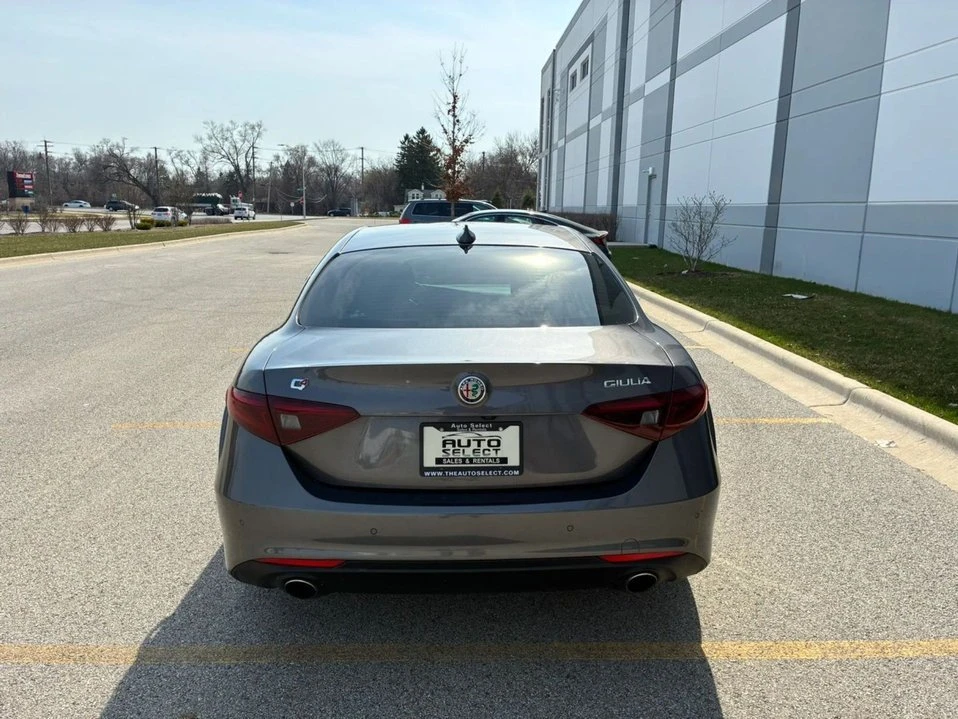 2017 Alfa Romeo Giulia - Image 6 of 20