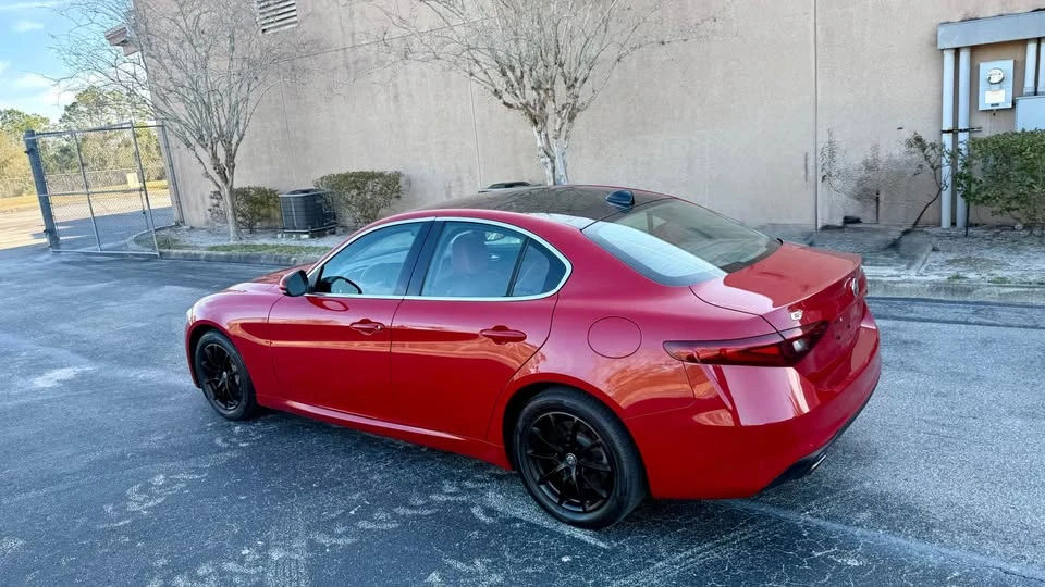 2017 Alfa Romeo Giulia - Image 6 of 16