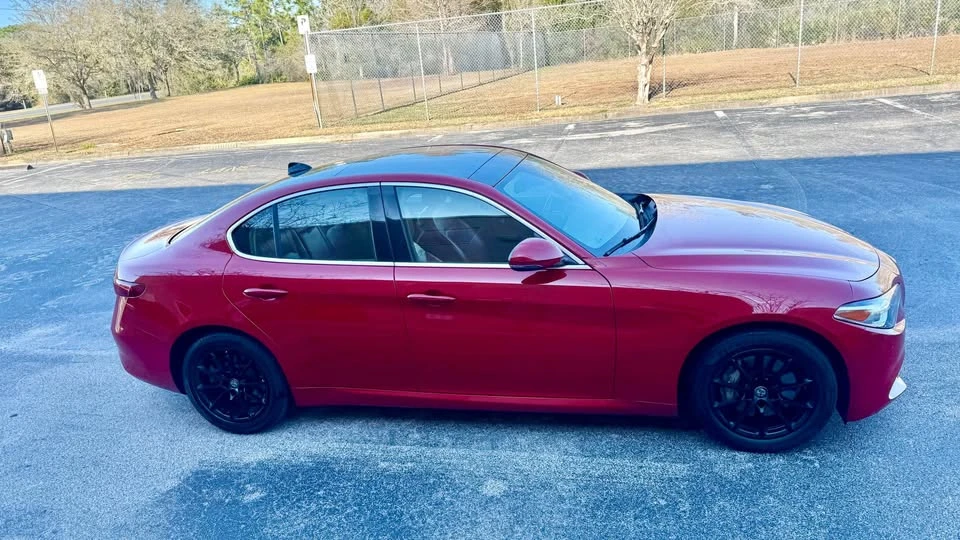 2017 Alfa Romeo Giulia - Image 7 of 17