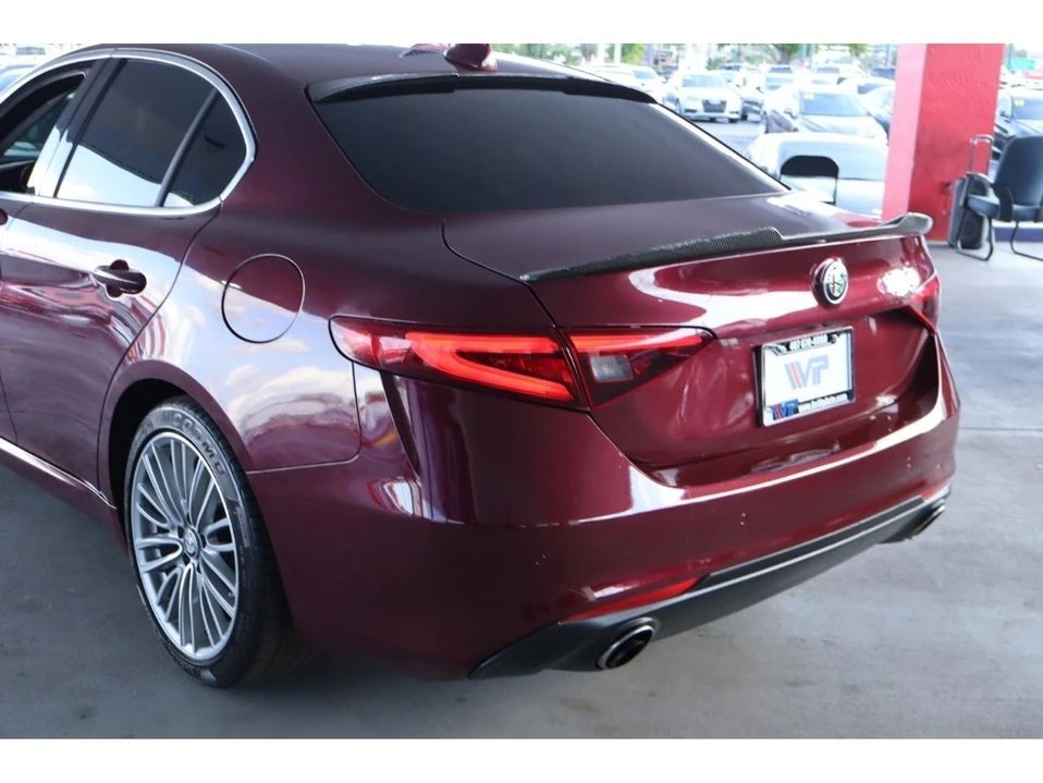 2017 Alfa Romeo Giulia - Image 9 of 20