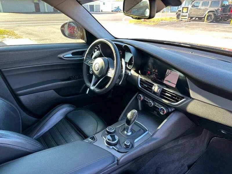 2017 Alfa Romeo Giulia - Image 11 of 11