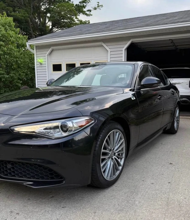 2017 Alfa Romeo Giulia - Image 2 of 8