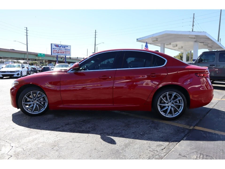 2017 Alfa Romeo Giulia - Image 9 of 20