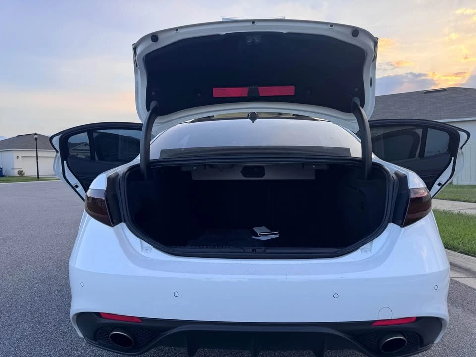 2017 Alfa Romeo Giulia - Image 9 of 12