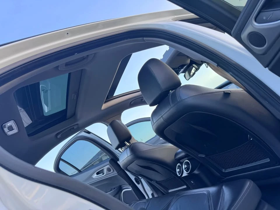 2017 Alfa Romeo Giulia - Image 7 of 12