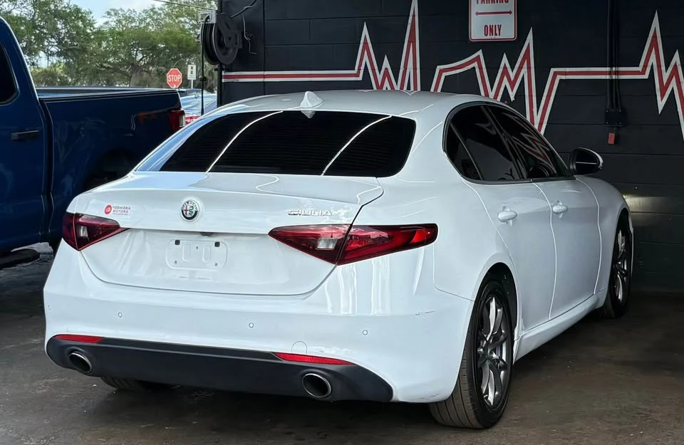 2017 Alfa Romeo Giulia - Image 5 of 14