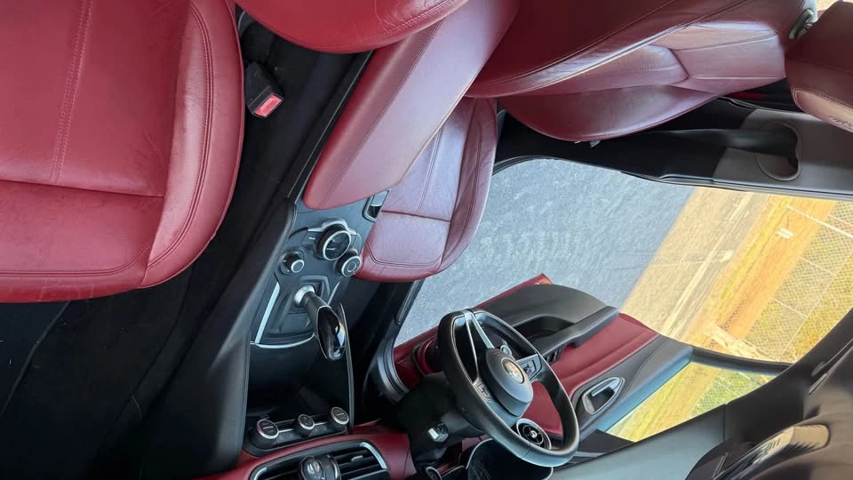 2017 Alfa Romeo Giulia - Image 16 of 16
