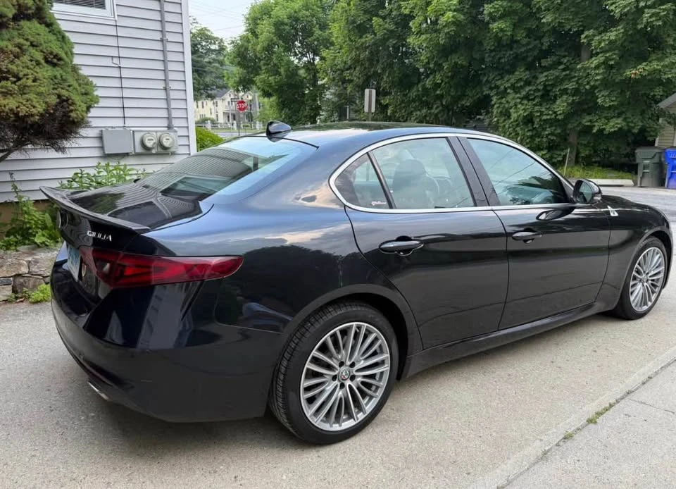 2017 Alfa Romeo Giulia - Image 3 of 8