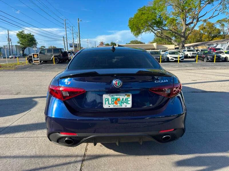 2017 Alfa Romeo Giulia - Image 5 of 11